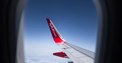 Discovering the Reality of Traveling with Low-Cost Airline Play to Europe